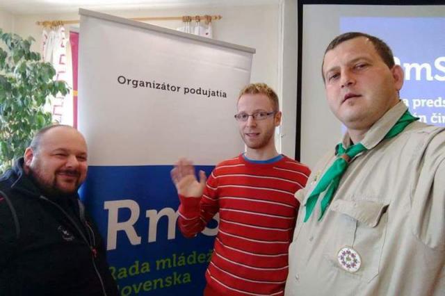 A Szlovákiai Magyar Cserkészszövetség vezetői és az RMS elnöke, Andrej Schulcz (fotó: Csémi Szilárd facebook oldala